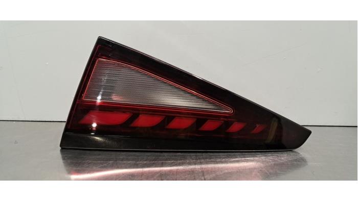 Feu arrière droit MG 3