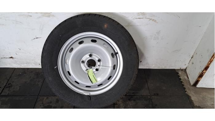 Jante + pneumatique Renault Trafic