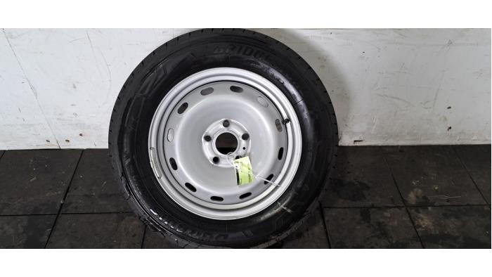 Jante + pneumatique Renault Trafic