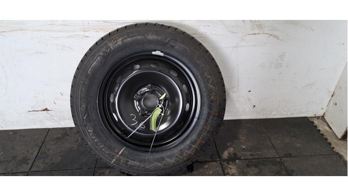Jante + pneumatique Renault Trafic