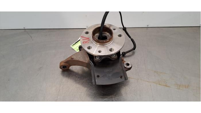 Fusee rechts-voor Renault Trafic