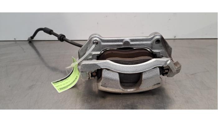 Remklauw (Tang) links-voor Renault Trafic