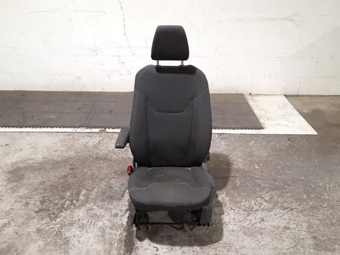 Stoel links Ford Transit Courier
