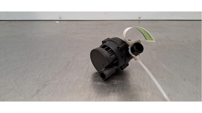 Extra waterpomp Mercedes C-Klasse