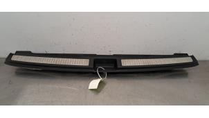 Gebruikte Afdekking slotvanger achter Mercedes GLE (W166) 500 e 3.0 V6 24V 4-Matic Prijs € 66,55 Inclusief btw aangeboden door Autohandel Didier