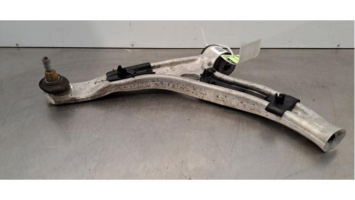 Draagarm links-voor Mercedes CLA