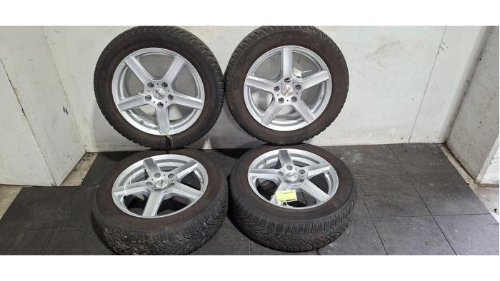 Velgen set + winterbanden Mercedes CLA Velgen set + winterbanden Mercedes CLA