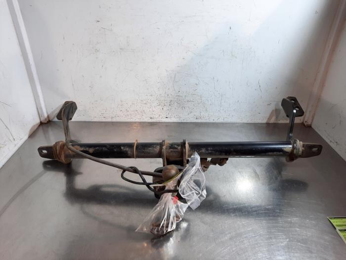 Crochet d'attelage Peugeot Partner Crochet d'attelage Peugeot Partner