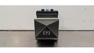 Gebruikte Handrem schakelaar DS Automobiles DS 7 1.6 16V E-Tense 300 4x4 Prijs € 24,20 Inclusief btw aangeboden door Autohandel Didier