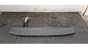 Gebruikte Treeplank achter Ford Transit 2.0 TDCi 16V Eco Blue 105 Prijs € 163,35 Inclusief btw aangeboden door Autohandel Didier