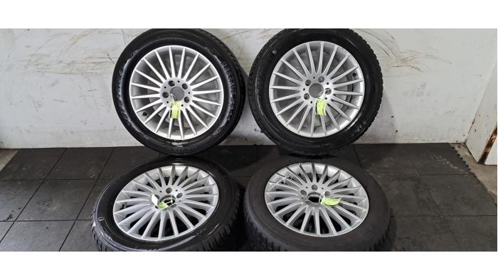 Velgen set + winterbanden Mercedes V-Klasse Velgen set + winterbanden Mercedes V-Klasse