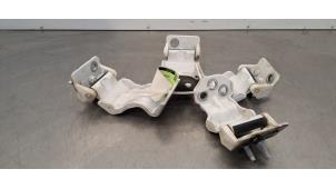 Gebruikte Scharnierset Ford Transit 2.0 TDCi 16V Eco Blue 105 Prijs € 54,45 Inclusief btw aangeboden door Autohandel Didier