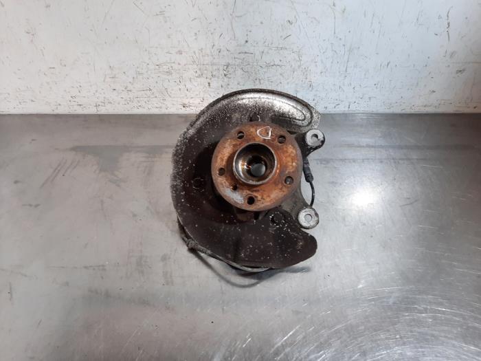 Fusee rechts-voor BMW 2-Serie