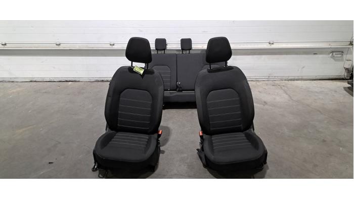 Bekleding Set (compleet) Dacia Duster Bekleding Set (compleet) Dacia Duster
