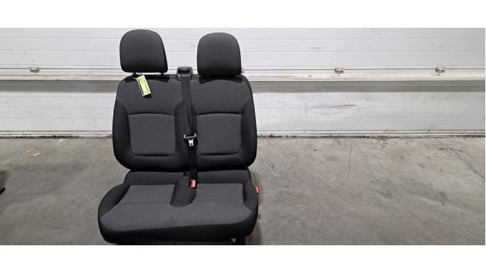 Bank rechts-voor Renault Trafic
