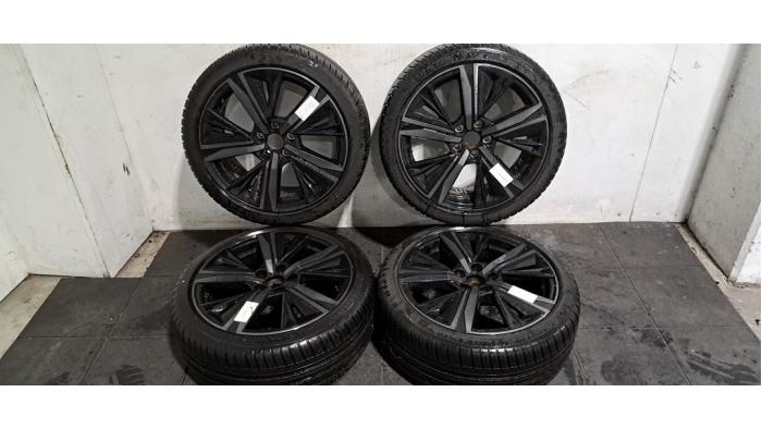 Set of wheels + tyres Peugeot 308