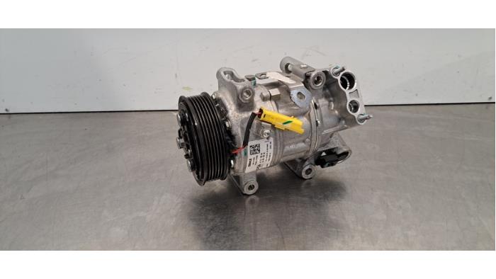 Pompe clim Peugeot 408