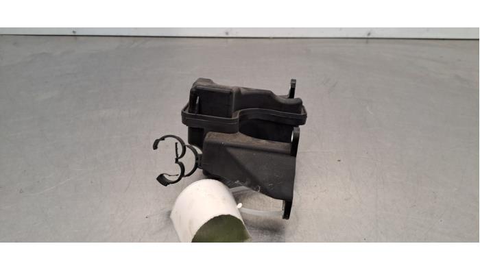 Vacuum tank Peugeot 408