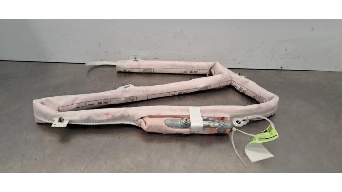Turvatyynyn päällinen vasemmalle Citroen C3 Aircross Turvatyynyn päällinen vasemmalle Citroen C3 Aircross