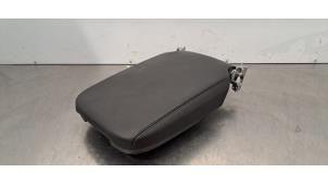 Gebruikte Armleuning Landrover Range Rover Sport (LW) 3.0 D250 MHEV Prijs € 199,65 Inclusief btw aangeboden door Autohandel Didier