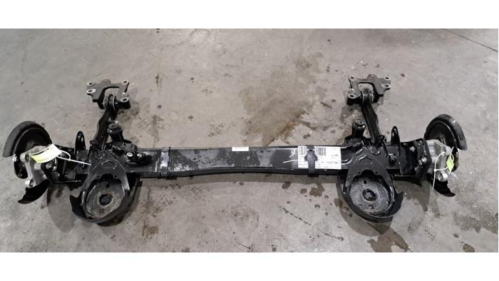 Os tylna napedu na przednie kola Peugeot 308