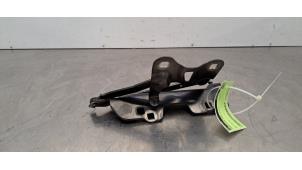 Gebruikte Motorkap Scharnier Landrover Range Rover Sport (LW) 3.0 D250 MHEV Prijs € 36,30 Inclusief btw aangeboden door Autohandel Didier