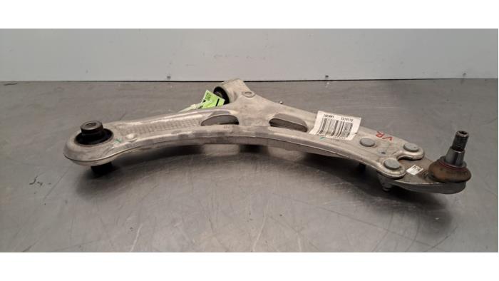 Front wishbone, right Peugeot 408