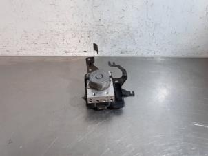 Gebruikte ABS Pomp Renault Clio IV Estate/Grandtour (7R) 0.9 Energy TCE 90 12V Prijs € 48,40 Inclusief btw aangeboden door Autohandel Didier