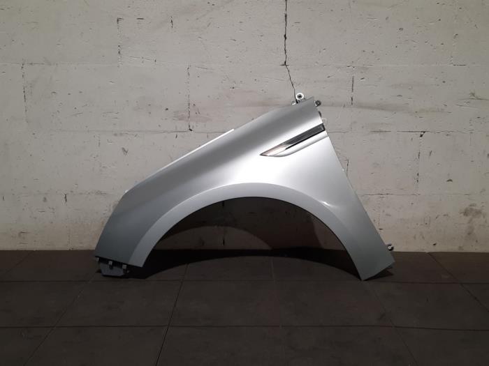 Aile avant gauche Renault Megane Break Aile avant gauche Renault Megane Break