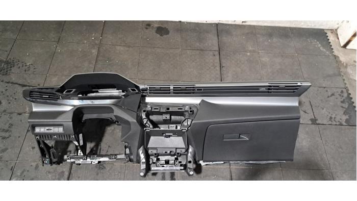 Dashboard Peugeot 408