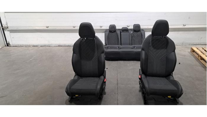 Bekleding Set (compleet) Peugeot 3008 Bekleding Set (compleet) Peugeot 3008