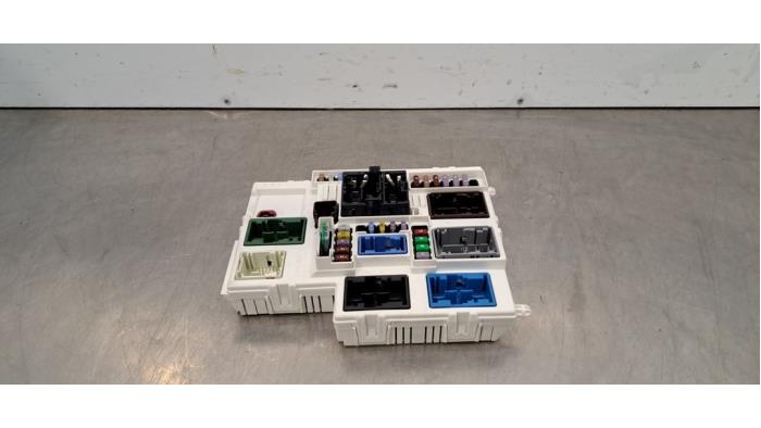 Boîte à fusibles Peugeot 408 Boîte à fusibles Peugeot 408