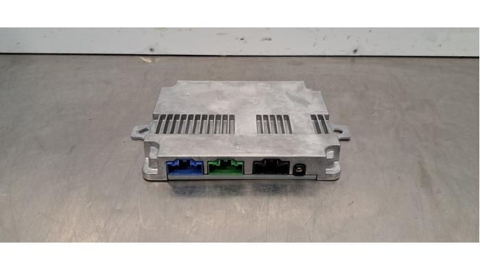 Radio versterker Peugeot 408