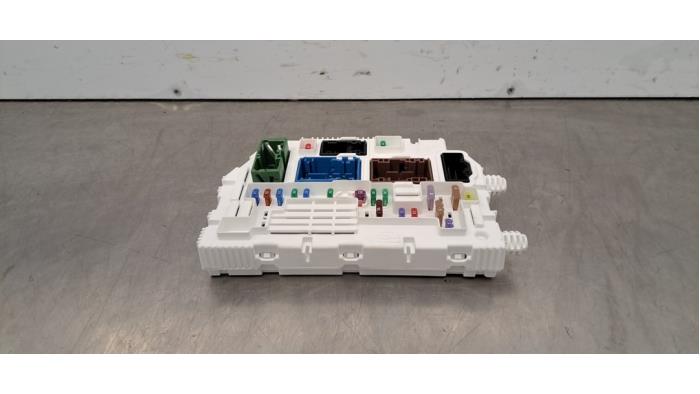 Boîte à fusibles Peugeot 3008 Boîte à fusibles Peugeot 3008