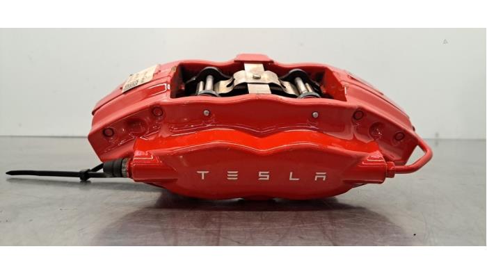 Etrier de frein (pince) arrière gauche Tesla Model X Etrier de frein (pince) arrière gauche Tesla Model X