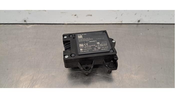 Capteur radar Tesla Model X Capteur radar Tesla Model X