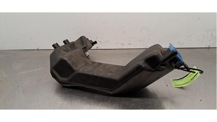 Front windscreen washer reservoir BMW 1-Serie Front windscreen washer reservoir BMW 1-Serie
