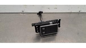 Gebruikte Centrale deurvergrendeling Schakelaar Landrover Range Rover Sport (LW) 3.0 D250 MHEV Prijs € 30,25 Inclusief btw aangeboden door Autohandel Didier