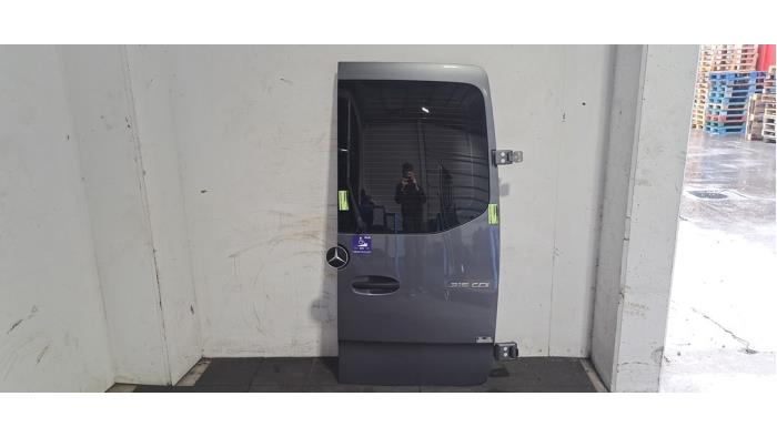 Autobus con porta posteriore Mercedes Sprinter Autobus con porta posteriore Mercedes Sprinter