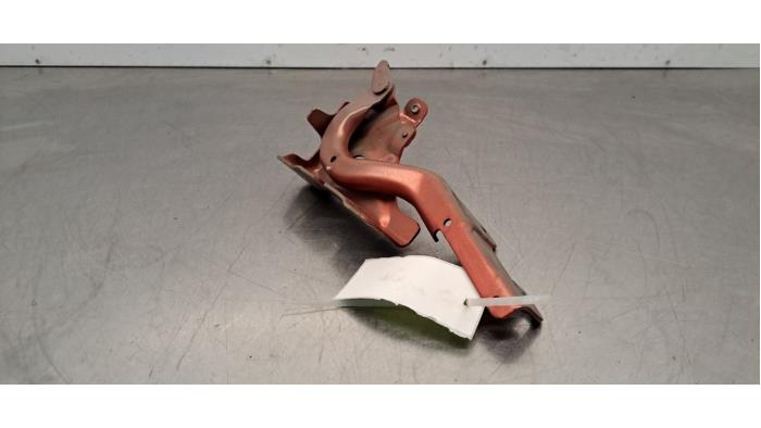 Charnière capot Renault Captur Charnière capot Renault Captur