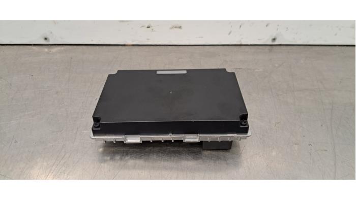 Ladowarka bezprzewodowa Peugeot 3008 Ladowarka bezprzewodowa Peugeot 3008