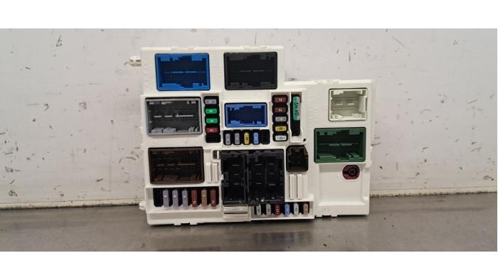 Boîte à fusibles Peugeot 3008 Boîte à fusibles Peugeot 3008