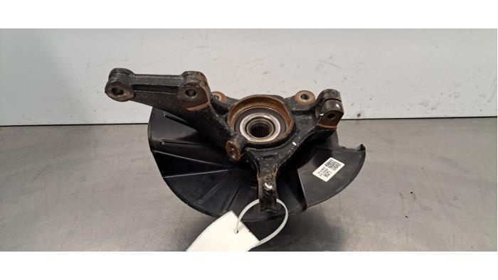 Fusee links-voor Kia Stonic Fusee links-voor Kia Stonic