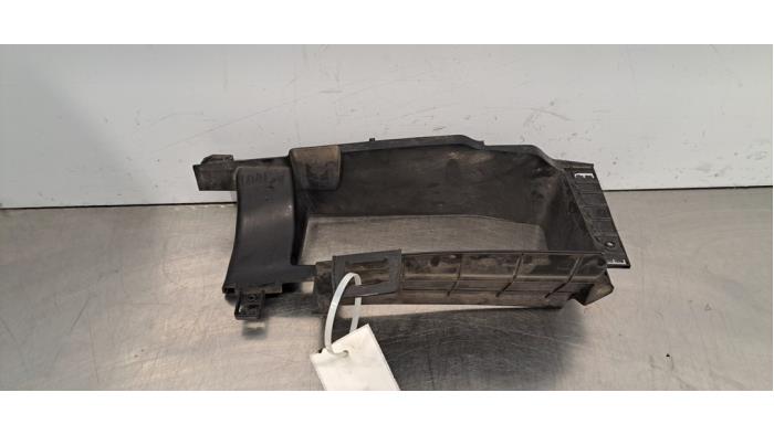 Luchtgeleider Porsche Macan Luchtgeleider Porsche Macan