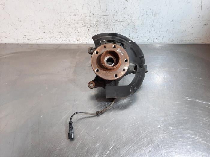 Fusee links-voor Renault Megane Break Fusee links-voor Renault Megane Break