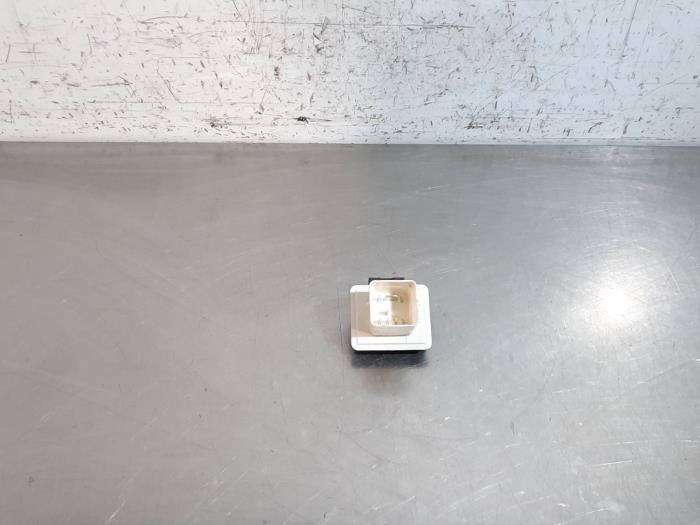 Relé de precalentamiento Renault Megane Break Relé de precalentamiento Renault Megane Break