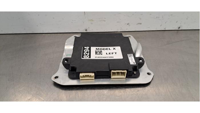 Centrale Deurvergrendelings Module Tesla Model X Centrale Deurvergrendelings Module Tesla Model X
