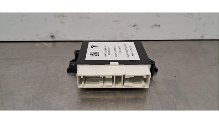Centrale Deurvergrendelings Module Tesla Model X Centrale Deurvergrendelings Module Tesla Model X