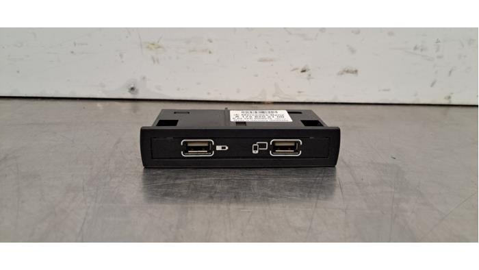 Prise USB Mercedes GLE Prise USB Mercedes GLE