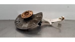 Gebruikte Fusee rechts-voor Mercedes GLE (W166) 300d 2.0 4-Matic Prijs € 266,20 Inclusief btw aangeboden door Autohandel Didier